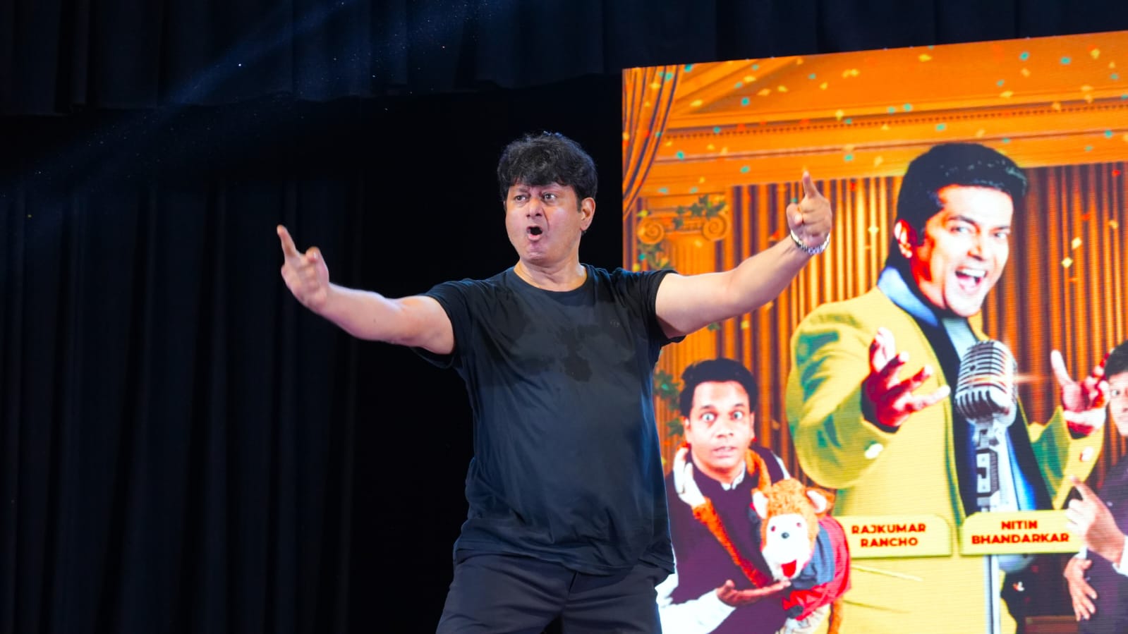 Navin Prabhakar on stage - photo 10