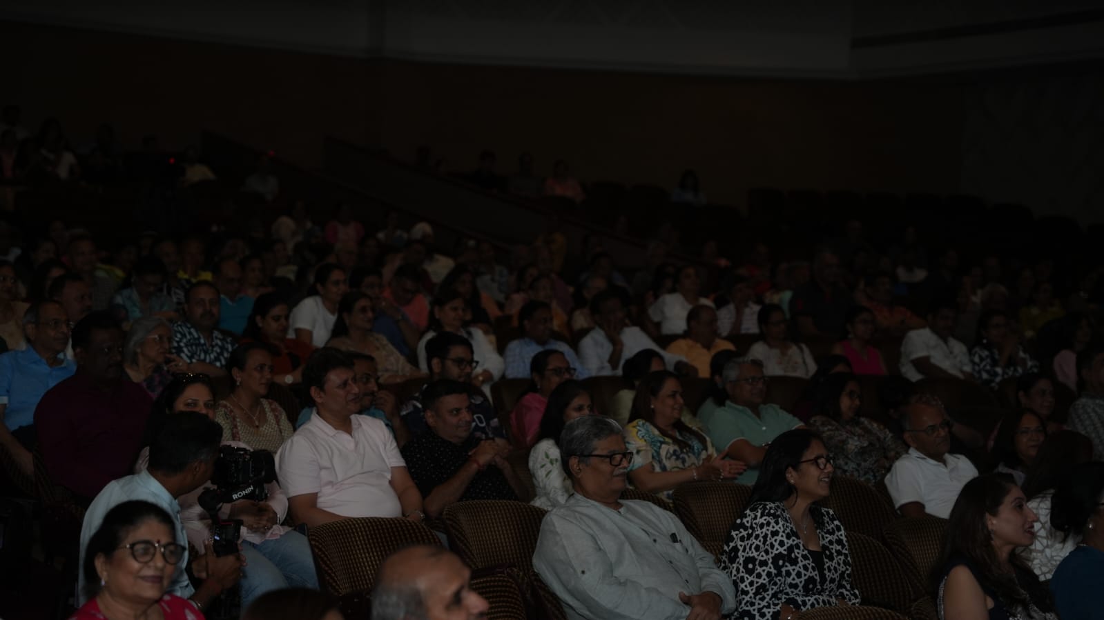 Navin Prabhakar on stage - photo 20