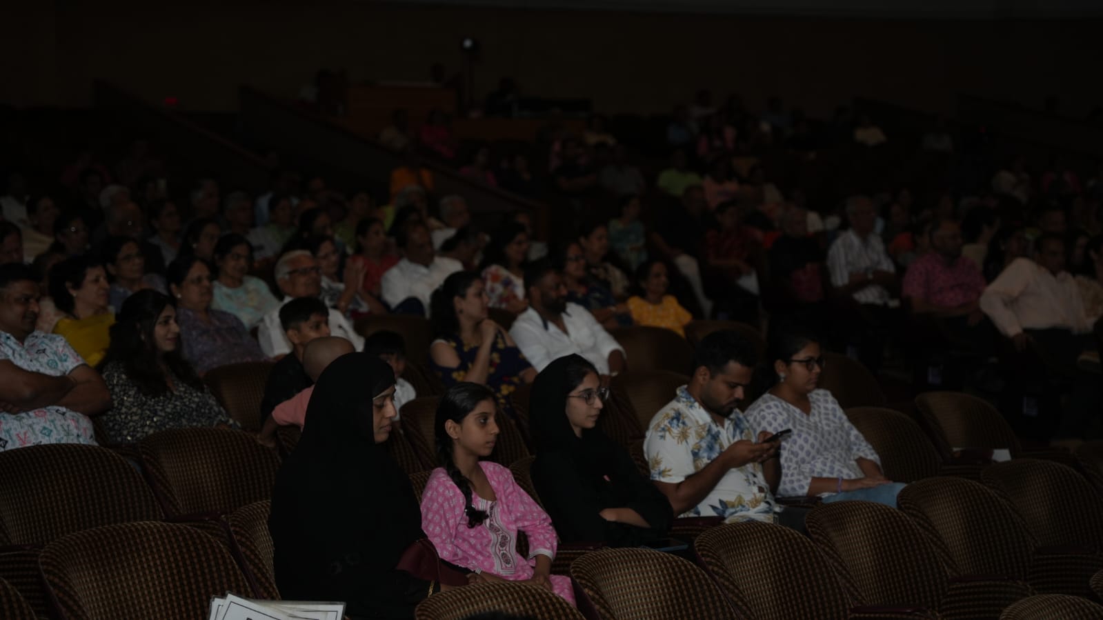 Navin Prabhakar on stage - photo 23