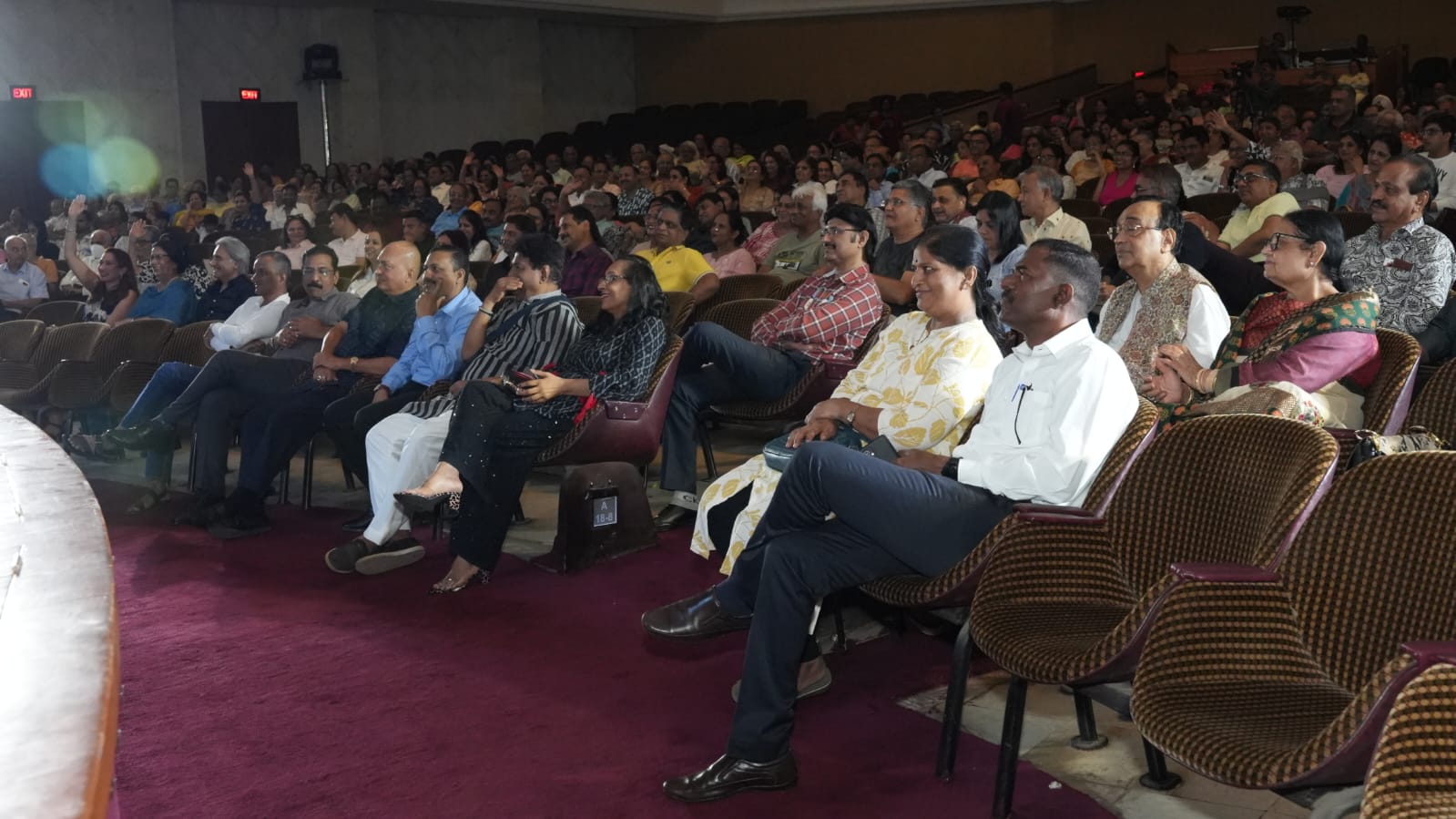 Navin Prabhakar on stage - photo 7