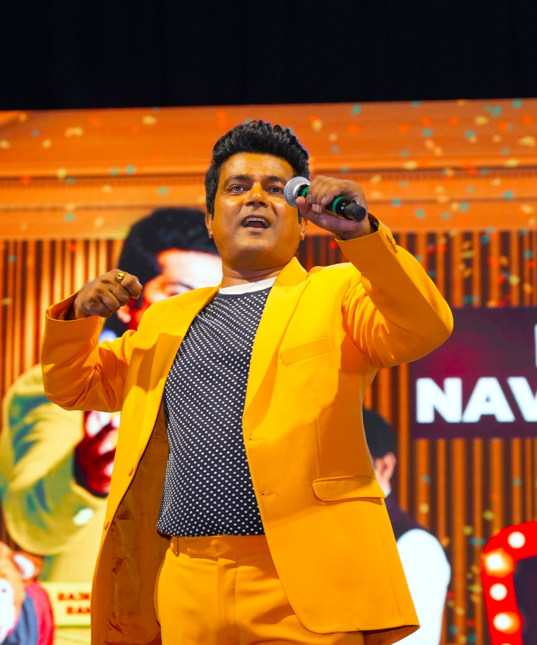 Navin Prabhakar solo corporate performance