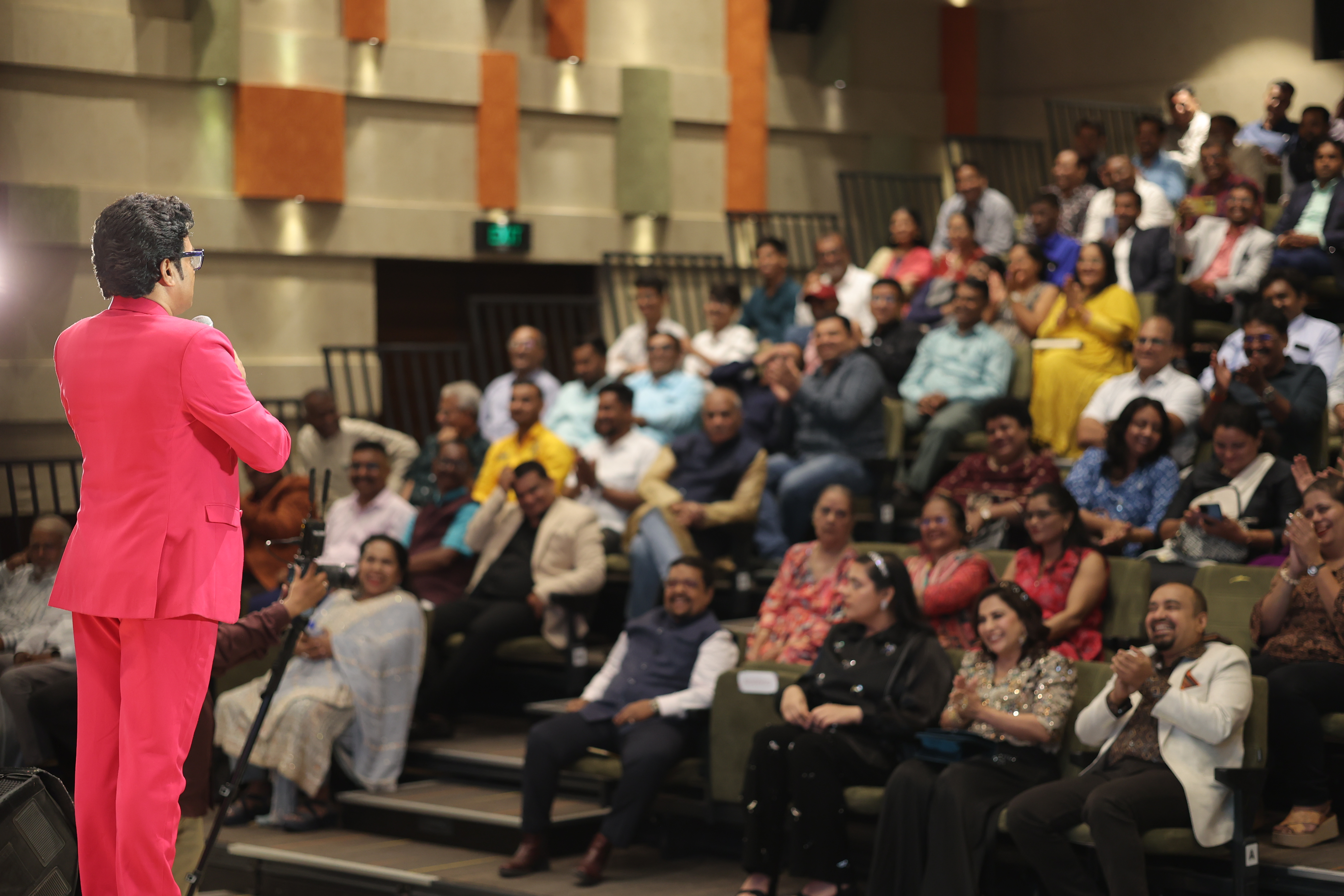 Navin Prabhakar on a comedy stage